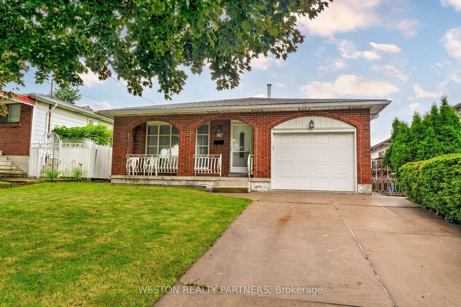 Property Photo:  174 San Remo Drive  ON L9C 5T9 