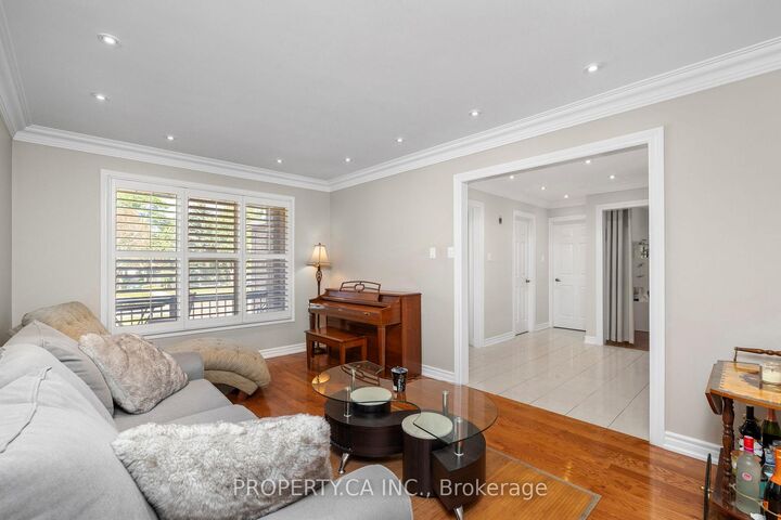 Property Photo:  235 Brownridge Drive  ON L4J 7E7 