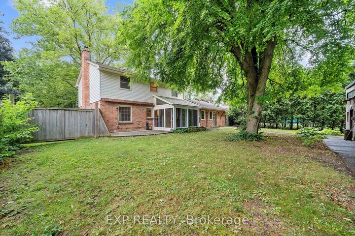Property Photo:  42 Queen Mary Crescent  ON N6H 4B4 