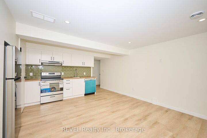 Property Photo:  4650 Belfast Avenue Lower Unit  ON L2E 4G3 
