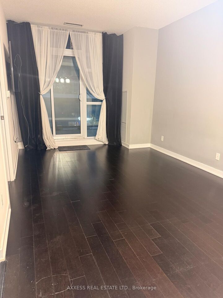 Property Photo:  4070 Confederation Parkway 211  ON L5B 0E9 
