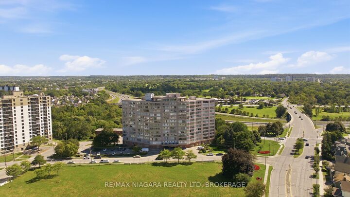 Property Photo: 7 Gale Crescent 411 ON L2R 7M8