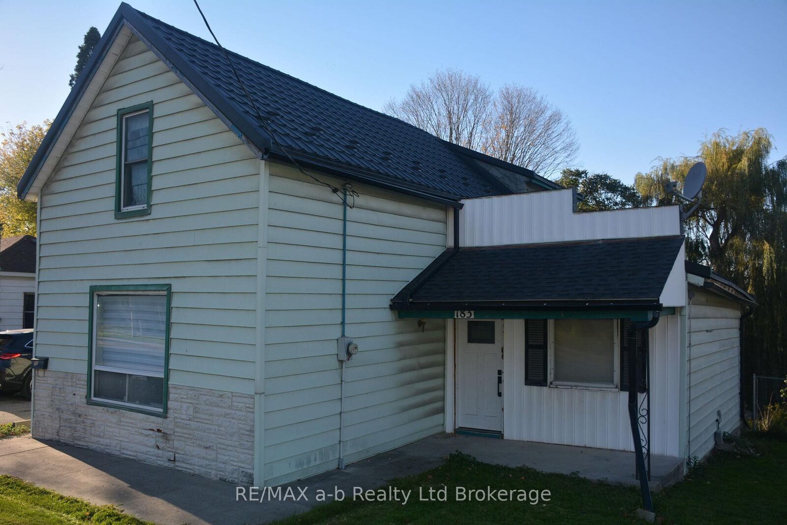 Photo de la propriété:  183 Charles Street E  ON N5C 1J9 