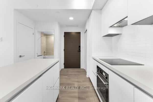 Property Photo:  4015 The Exchange N/A 5301  ON L5B 0N9 