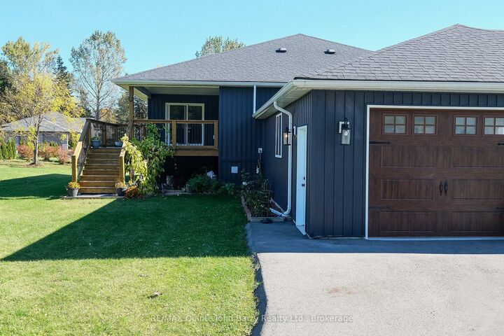 Property Photo:  625 Huff Road  ON K0K 1H0 