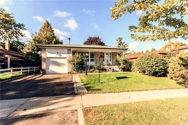 Property Photo: 22 Griselda Crescent ON M1G 3P6