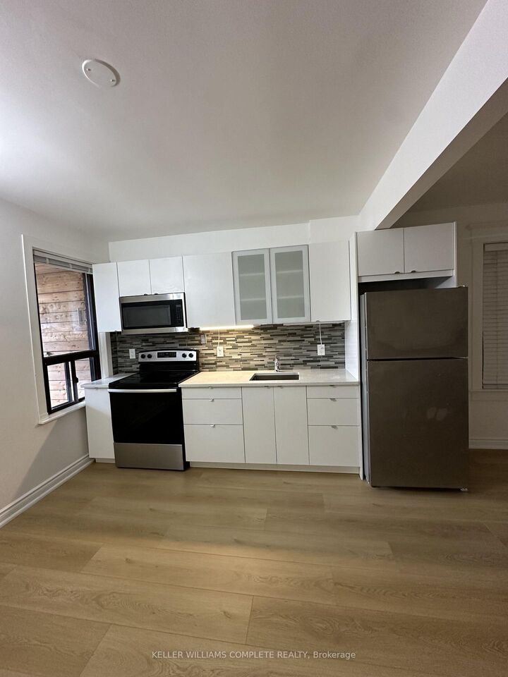 Property Photo: 135 Hope Street 1 ON M6E 1K2