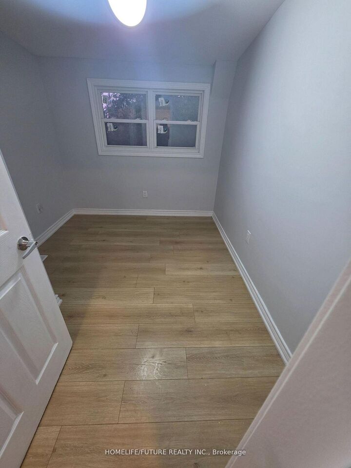 Property Photo: 2983 Lawrence Avenue E ON M1P 2V6