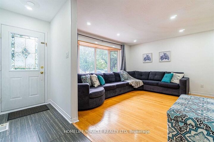 Property Photo:  59 Brentwood Drive  ON L6T 1R1 