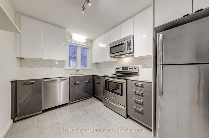 Property Photo:  42 Enderby Road 2nd Fl  ON M4E 2S3 