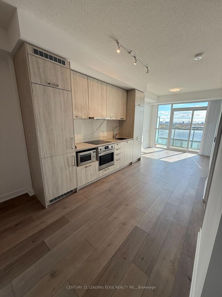 Property Photo: 38 Honeycrisp Crescent 811 ON L4K 0M8