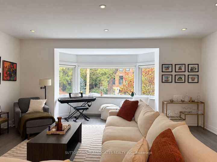 Property Photo:  8 Glen Edyth Drive  ON M4V 2V7 