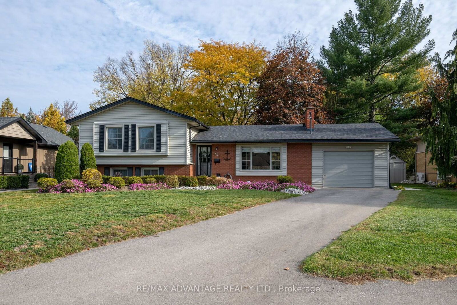 Property Photo:  351 Oak Avenue  ON N7G 3A9 