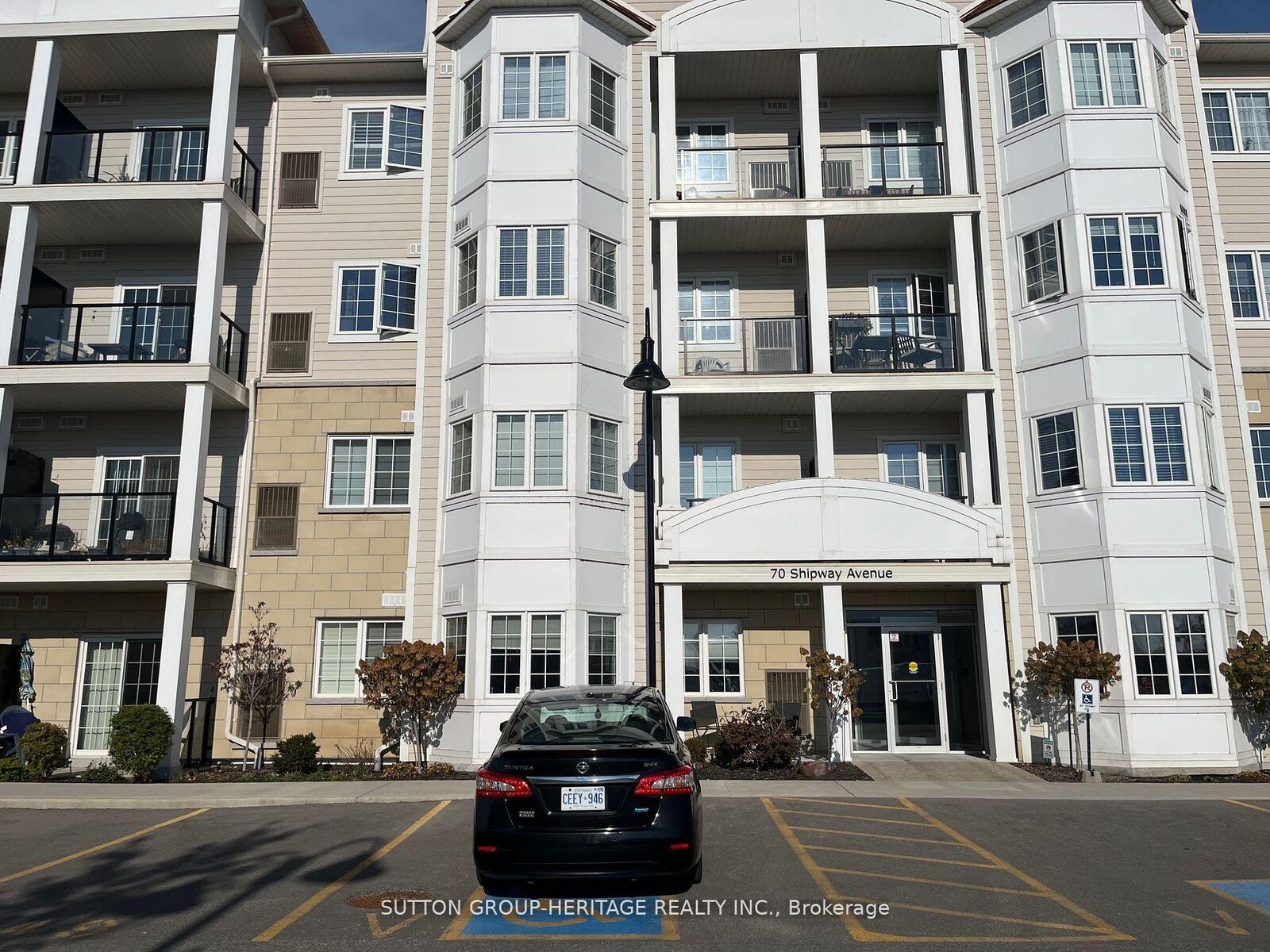 Property Photo:  70 Shipway Avenue W 301  ON L1B 0V7 