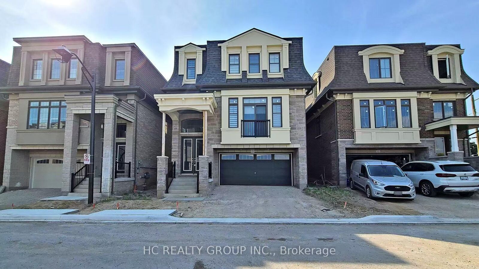 Property Photo:  2123 Royal Gala Circle Backyard Apt  ON L4Y 0H2 