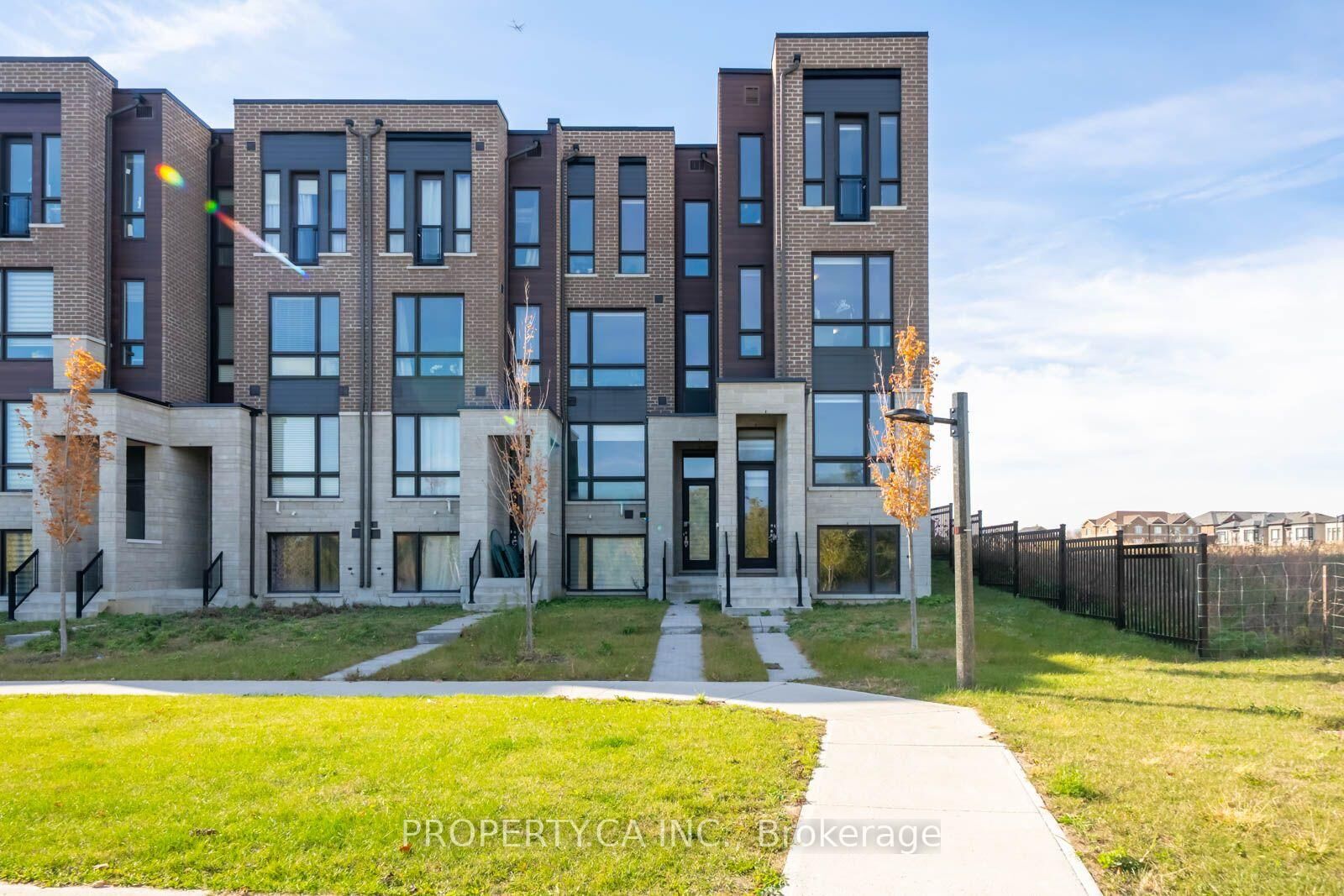 Property Photo:  101 Mikayla Lane  ON L6B 1R1 