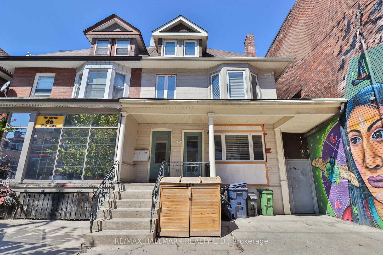 Property Photo:  880 College Street Bsmt  ON M6H 1A3 
