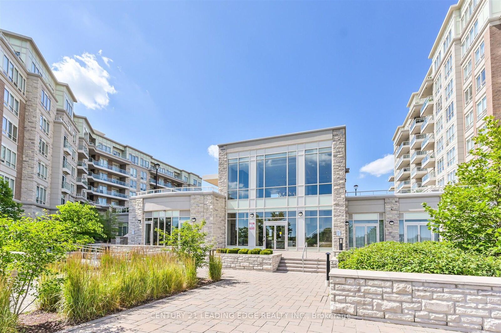 Property Photo:  9 Stollery Pond Crescent 210  ON L6C 0K1 