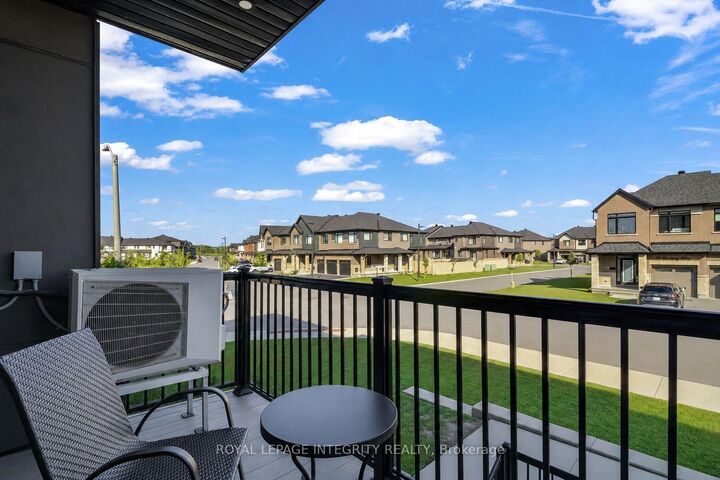 Property Photo:  55 Overberg Way 14  ON K2S 2Y4 