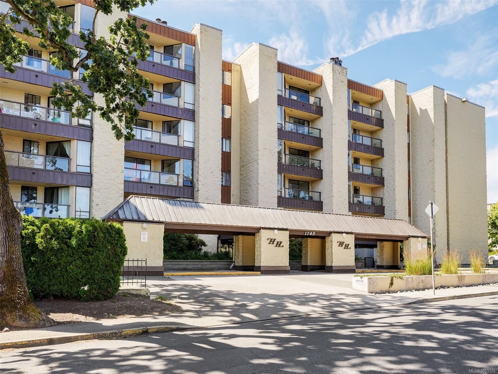 Property Photo:  1745 Leighton Rd #213  BC V8R 6R6 