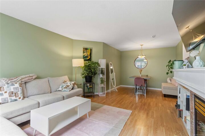Property Photo:  1710 Fort St #203  BC V8R 1J2 