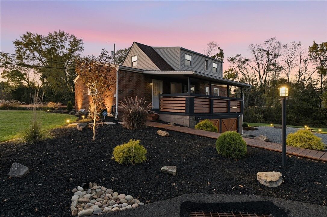 Property Photo:  1802 Arona Rd  PA 15642 