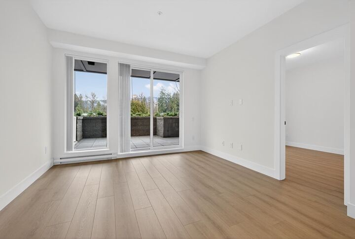 Property Photo:  3055 Murray St 213  BC V3H 0P4 