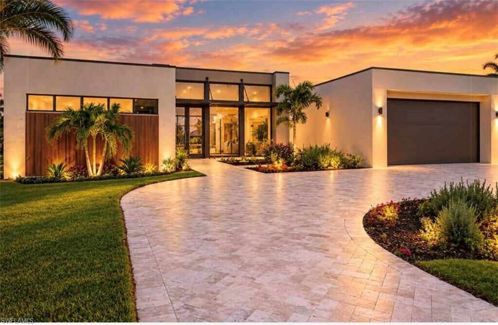 Property Photo:  2608 SW 20th Ave  FL 33914 