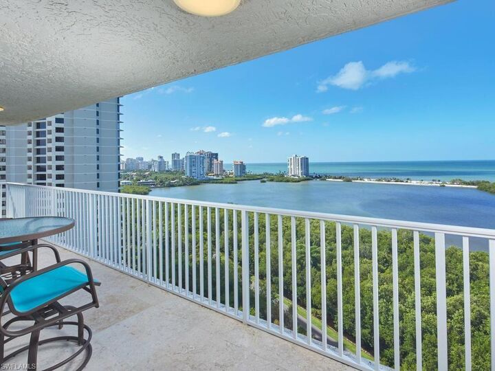 Property Photo:  5550 Heron Point Dr 1501  FL 34108 