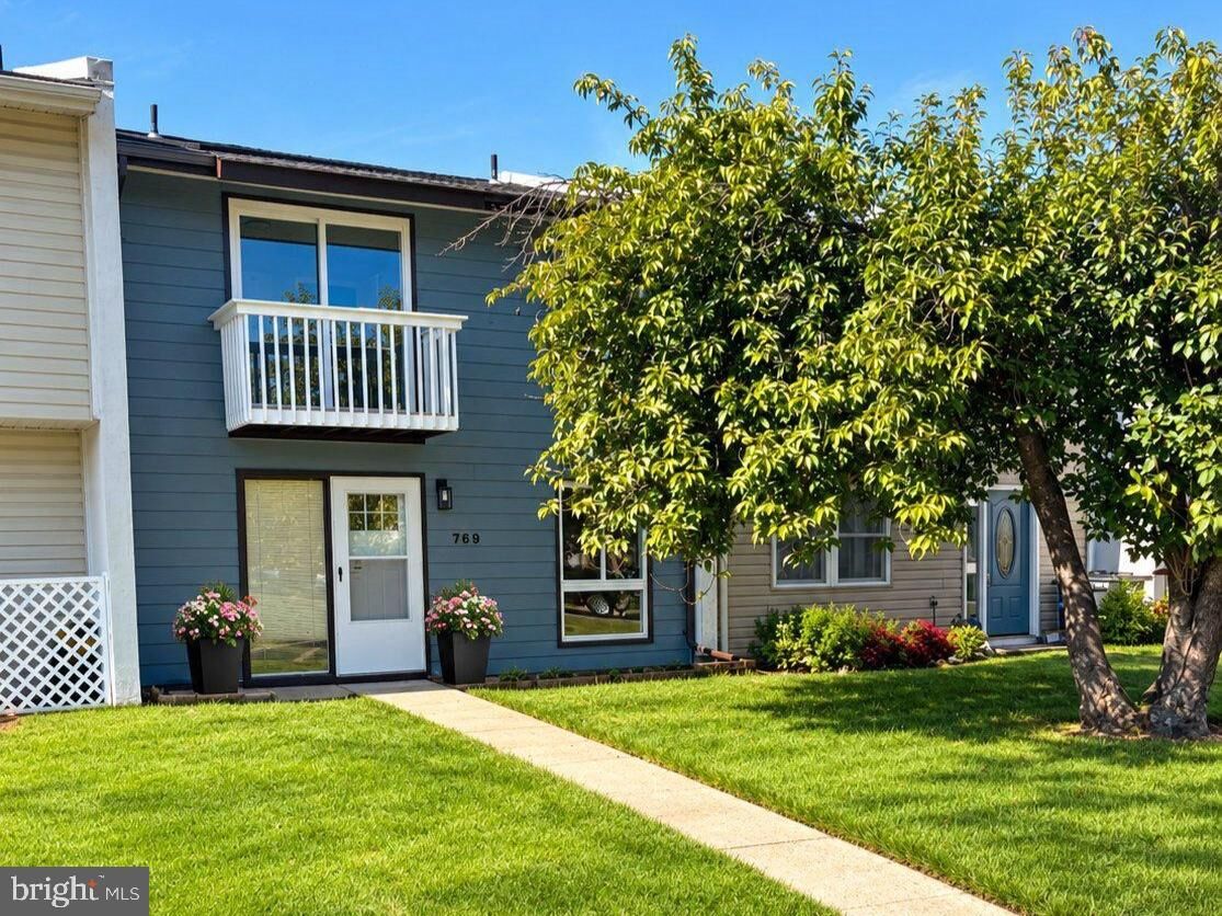 Property Photo:  769 Sugarland Run Drive  VA 20164 