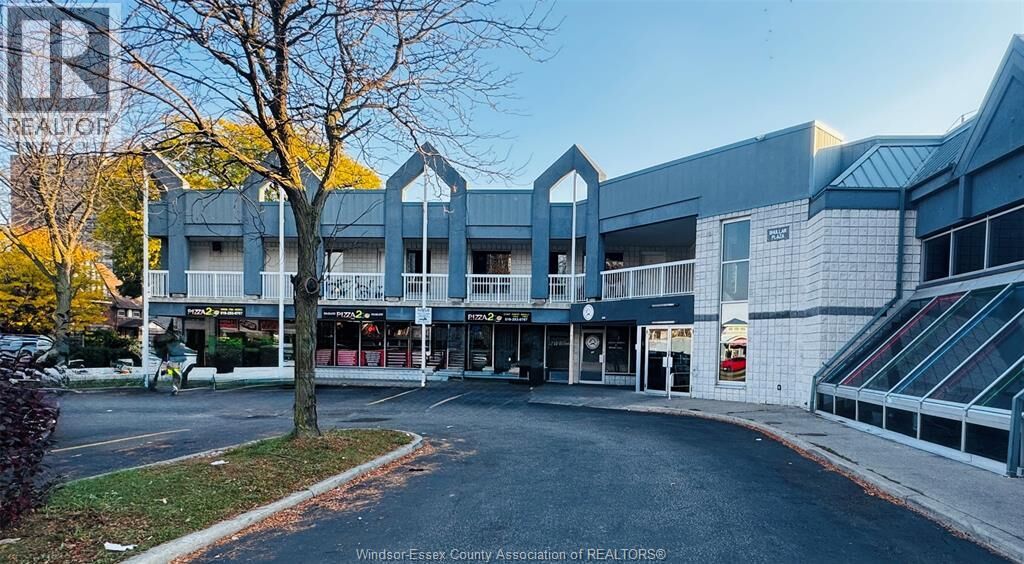 Property Photo:  225 Wyandotte Street West 201  ON N9A 5X1 