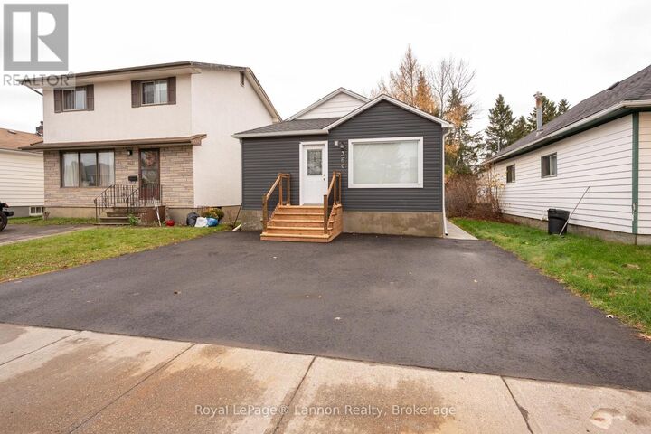 Property Photo:  360 Brock Street East  ON P7E 4H5 