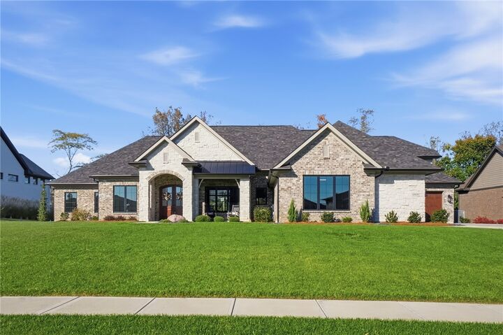 Property Photo:  1919 Horseshoe Bend  OH 45458 
