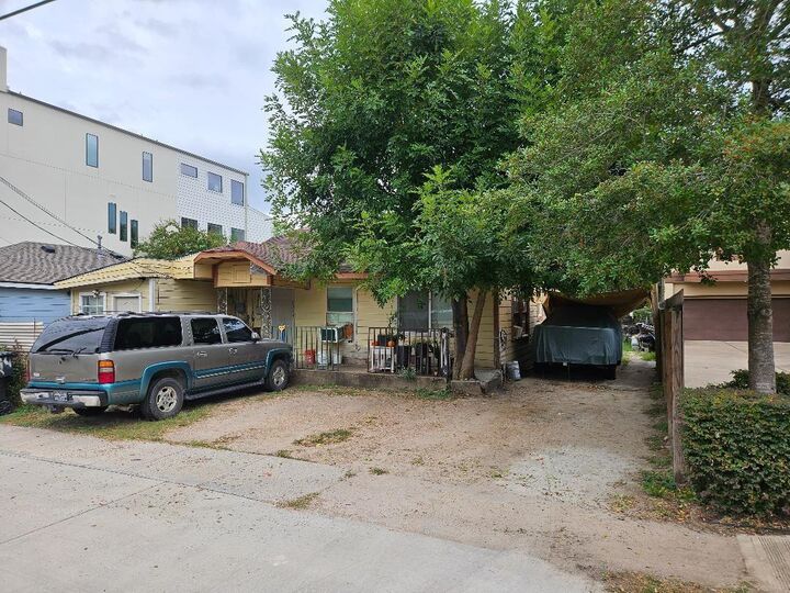 Property Photo: 1514 Knox Street TX 77007