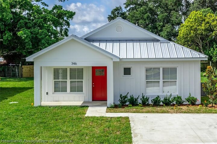 Property Photo:  346 E Hibiscus Street  FL 33852 