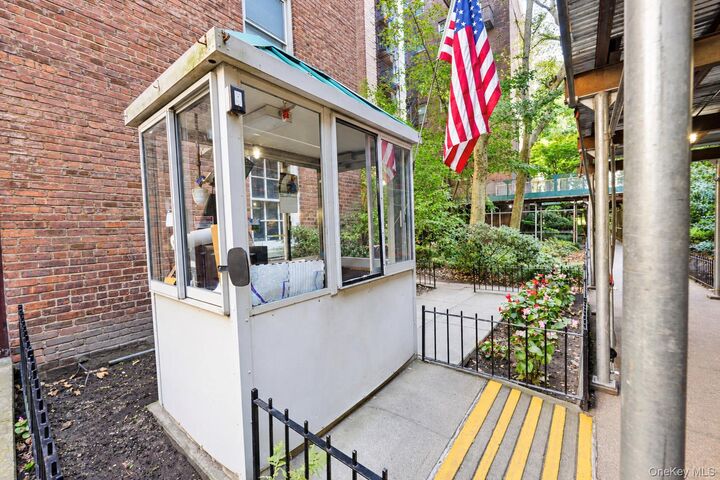 Property Photo: 4310 48th Avenue 7E NY 11377