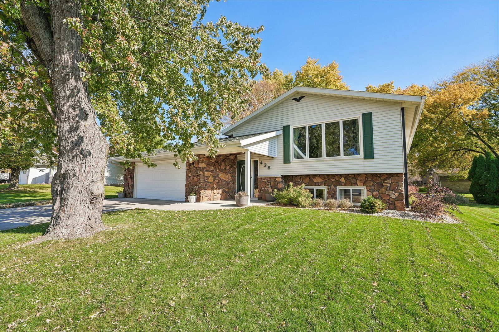 Property Photo: 438 Emmer St WI 53050
