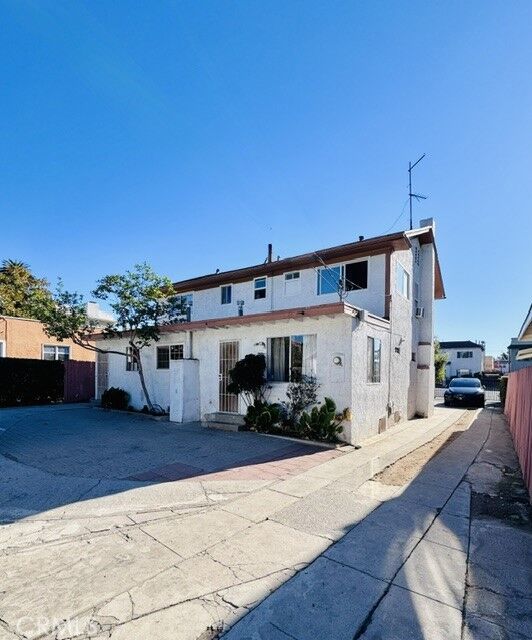 Property Photo:  2311 Crenshaw  CA 90016 