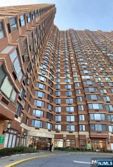 Property Photo: 100 Old Palisade Road 3201 NJ 07024
