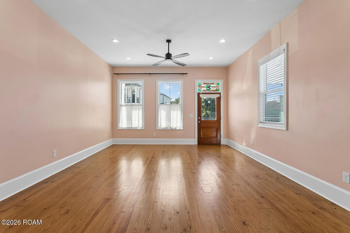 Property Photo:  2321 Delachaise Street  LA 70115 