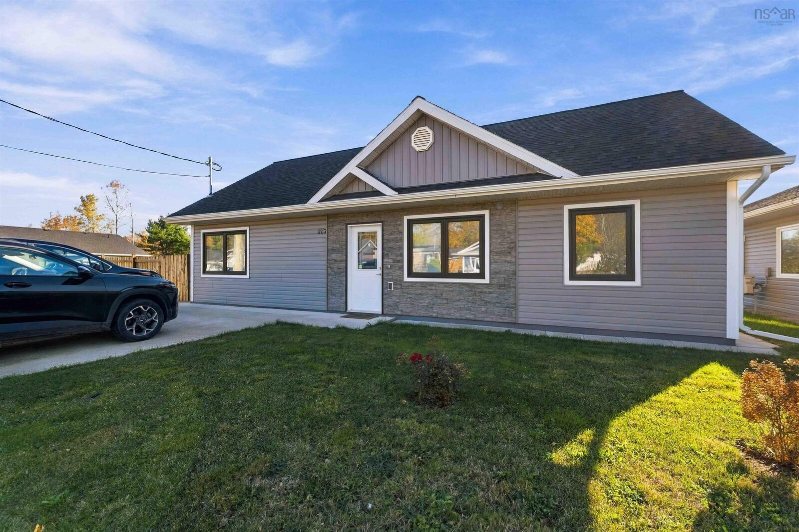 Property Photo:  323 Nichols Avenue  NS B4N 3V7 