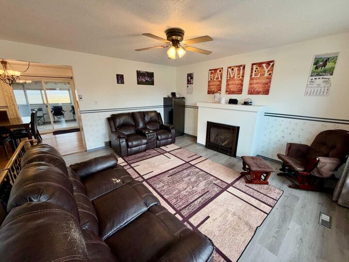 Property Photo:  630 10 Street  AB T0L 0Z0 