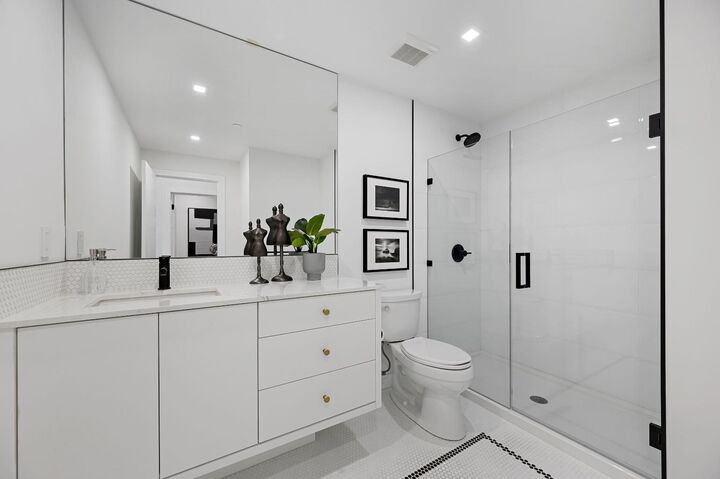 Property Photo:  8505 Broadcast Avenue SW 114  AB T3H 6B5 