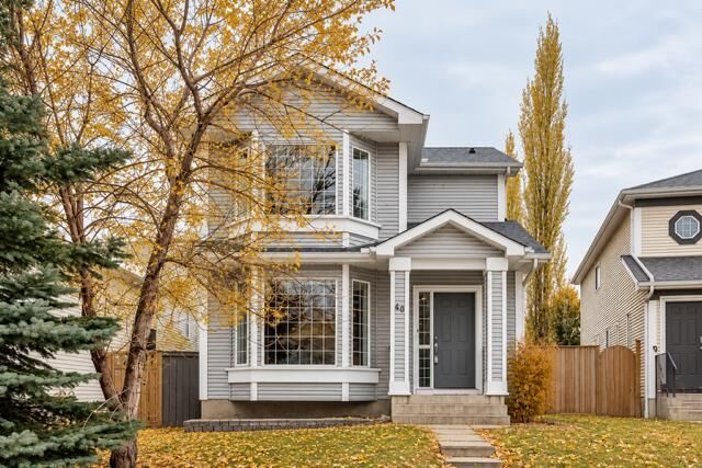 Property Photo:  40 Mt Lorette Close SE  AB T2Z 2L6 