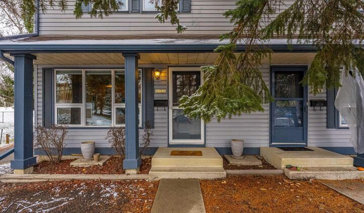 Property Photo:  146 Woodmont Terrace SW  AB T2W 4Z4 
