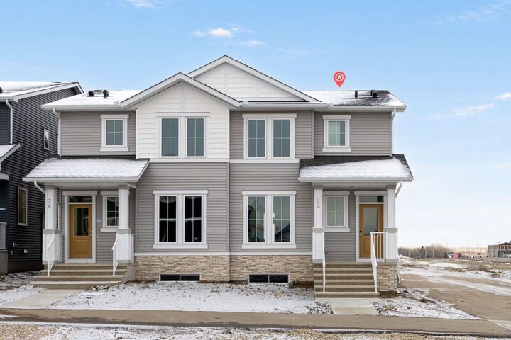Property Photo:  22 Ambleridge Avenue NW  AB T3P 3G4 