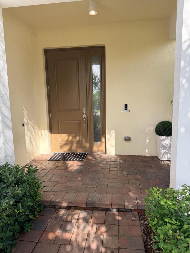 Property Photo:  16390 Sandy Shore Drive  FL 33470 