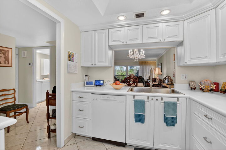 Property Photo:  1537 E Hillsboro Boulevard 444  FL 33441 