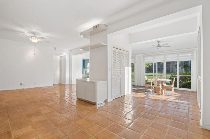 Property Photo:  4110 W Palm Aire Drive 101B  FL 33069 