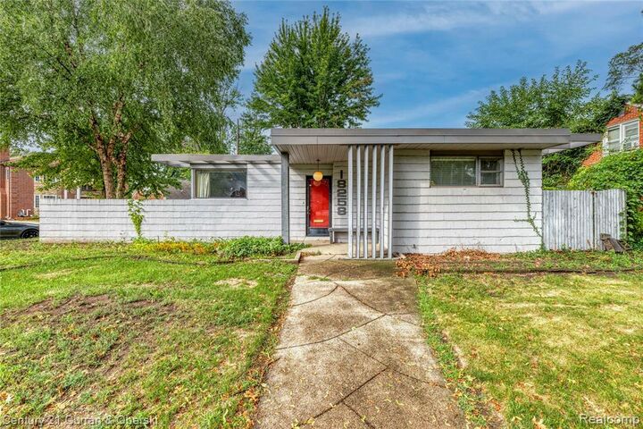 Property Photo:  18258 Outer Dr  MI 48128 